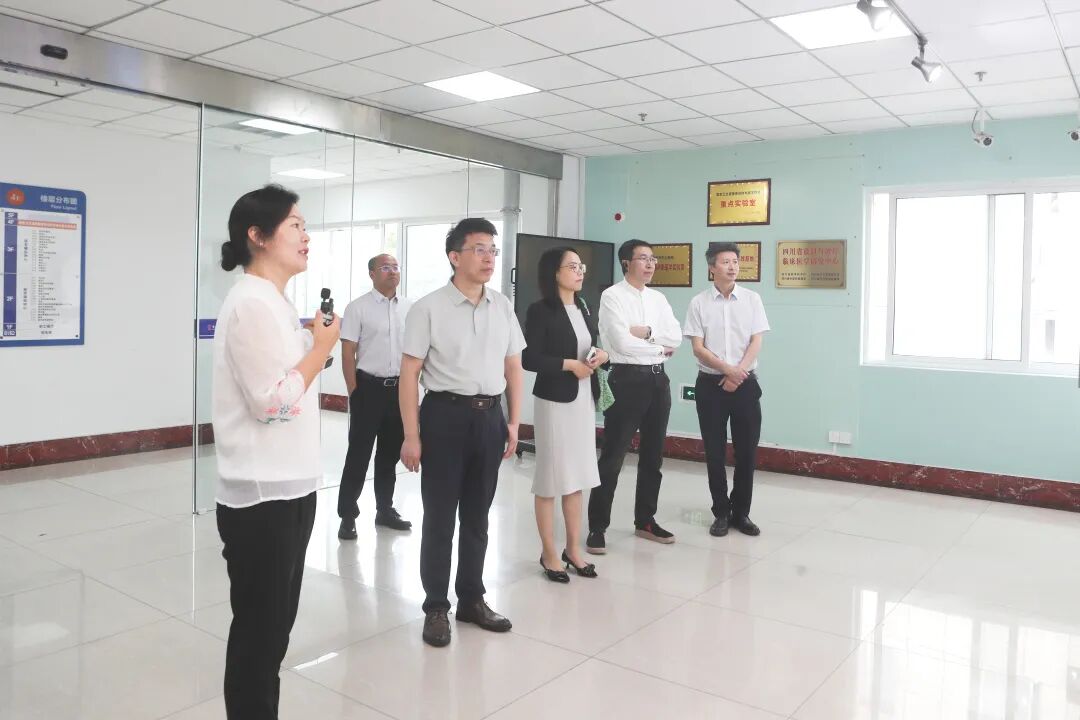 复旦大学周兆才教授、清华大学董忠军教授、南京鼓楼医院魏嘉教授来院开展科研合作调研与学术交流