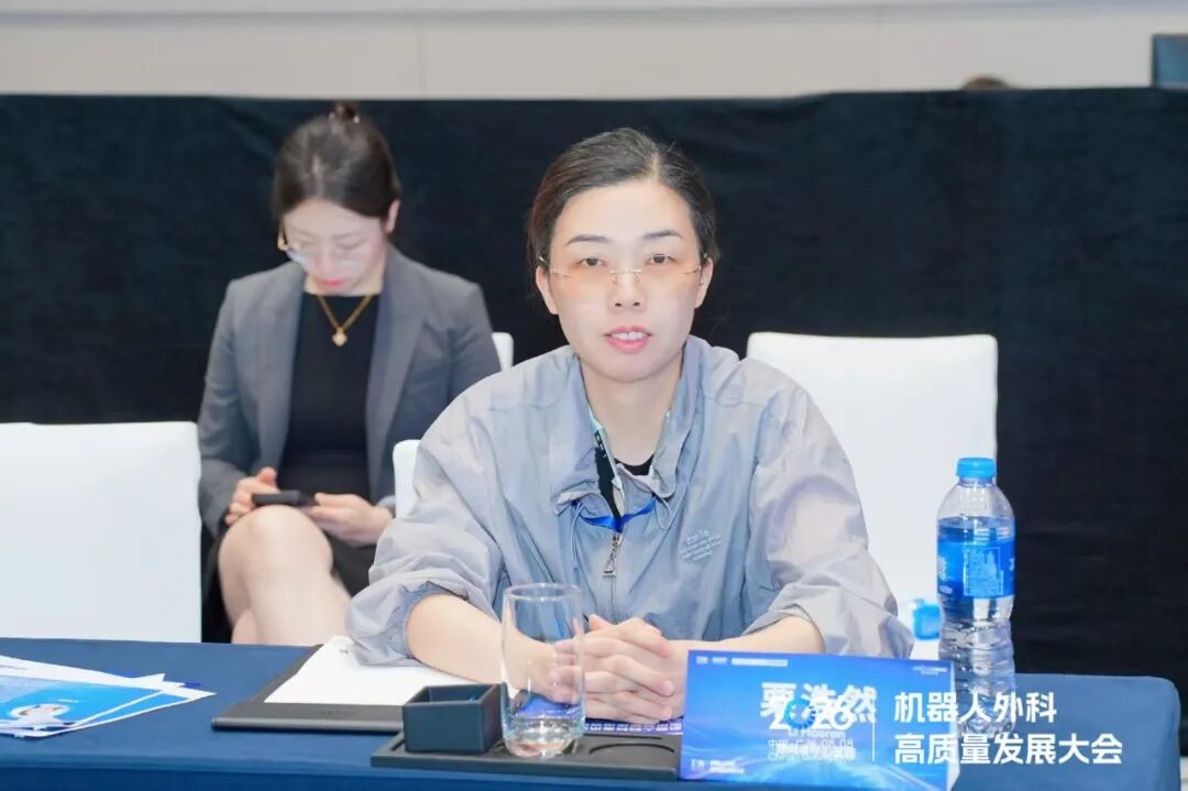 从腔镜基本功到机器人手术100例：两个妇科团队的十年"笨功夫"