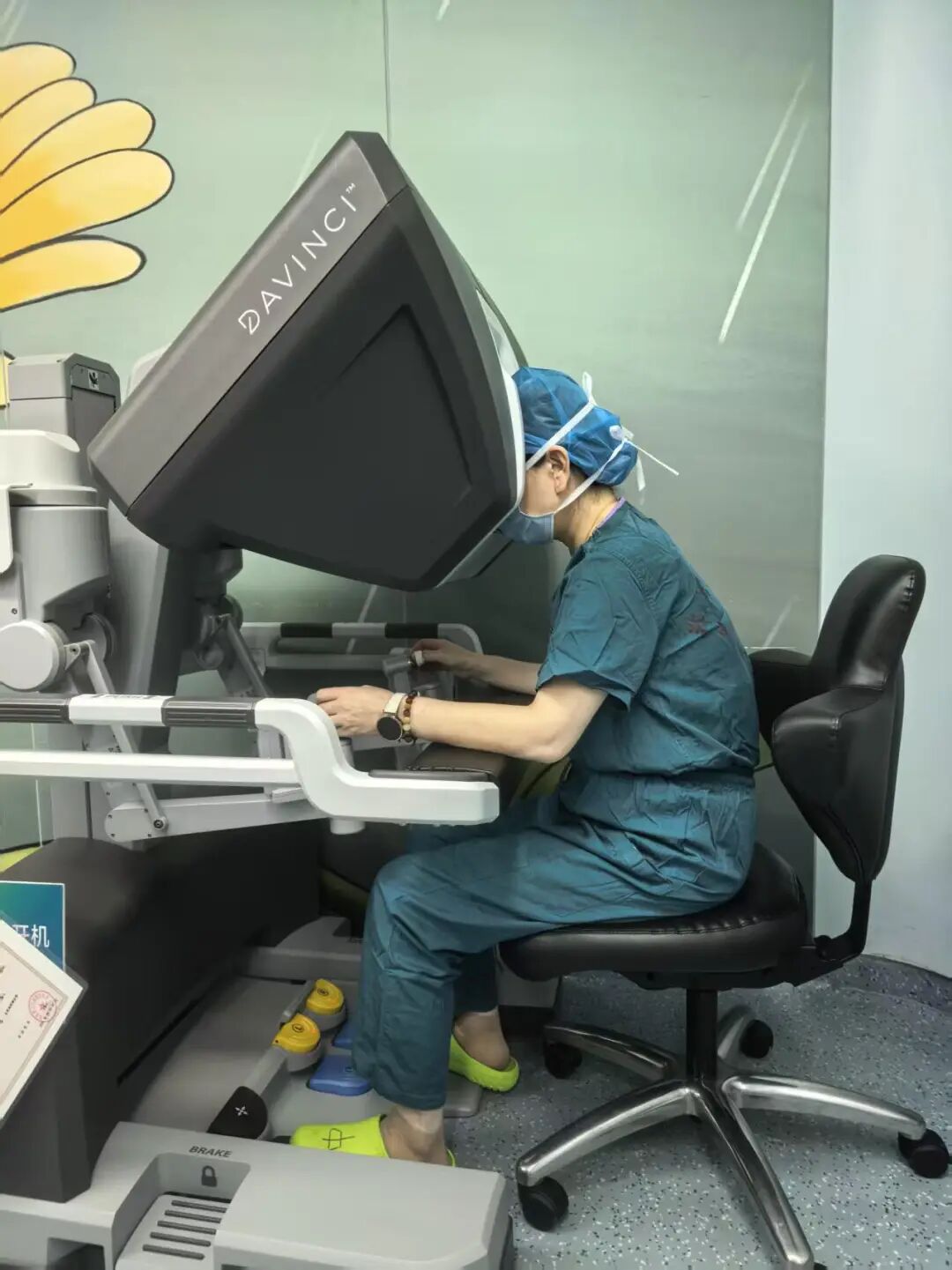 从腔镜基本功到机器人手术100例：两个妇科团队的十年"笨功夫"