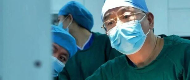 13 毫米肺结节 | 手术真正难的不是「切掉」，而是「切多少」