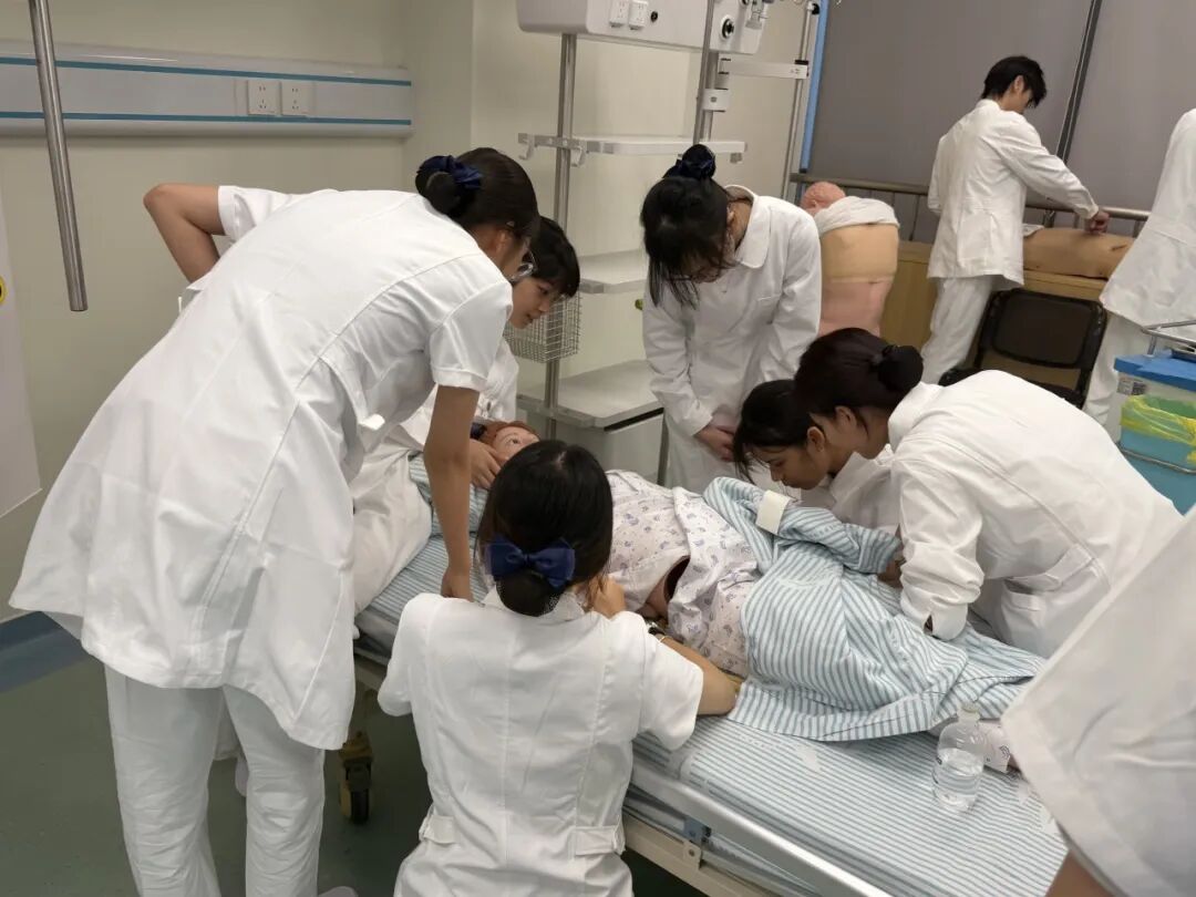 师恩如光，照亮未来｜前海人寿广州总医院2026年教师节庆祝暨表彰活动圆满举行