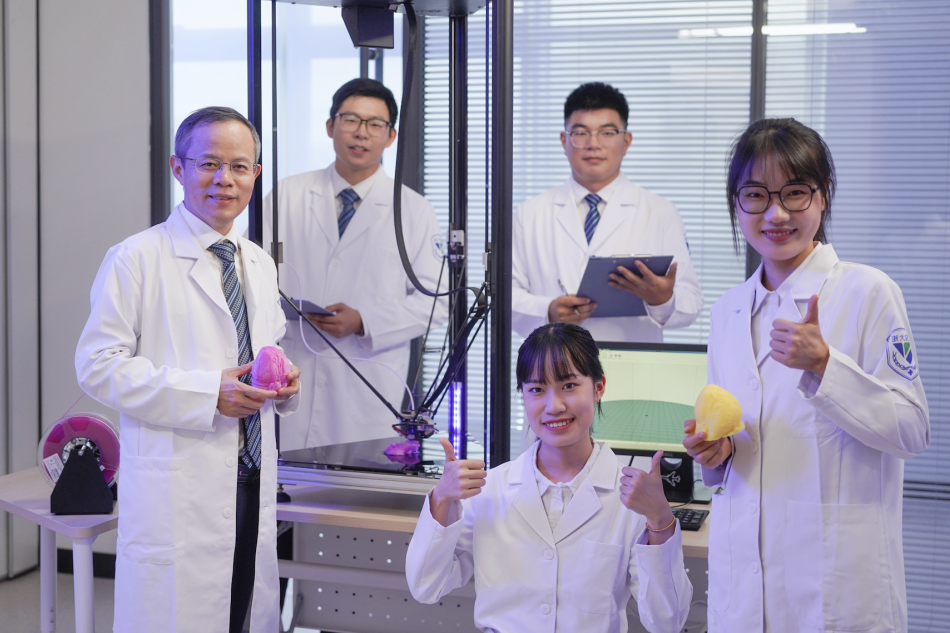这群“老师”很特别!教师节,走进大学附属医院的“双料”园丁