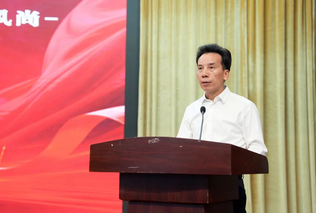 教师节快乐！今天，绵阳市中心医院的C位属于你们