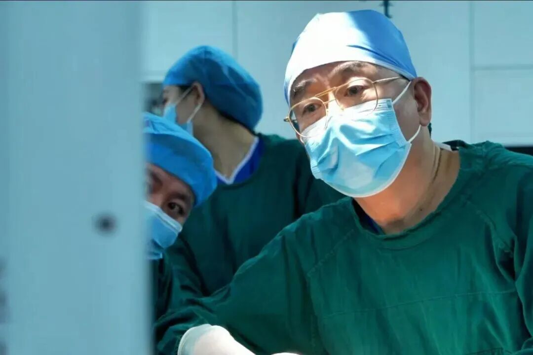 13 毫米肺结节 | 手术真正难的不是「切掉」,而是「切多少」