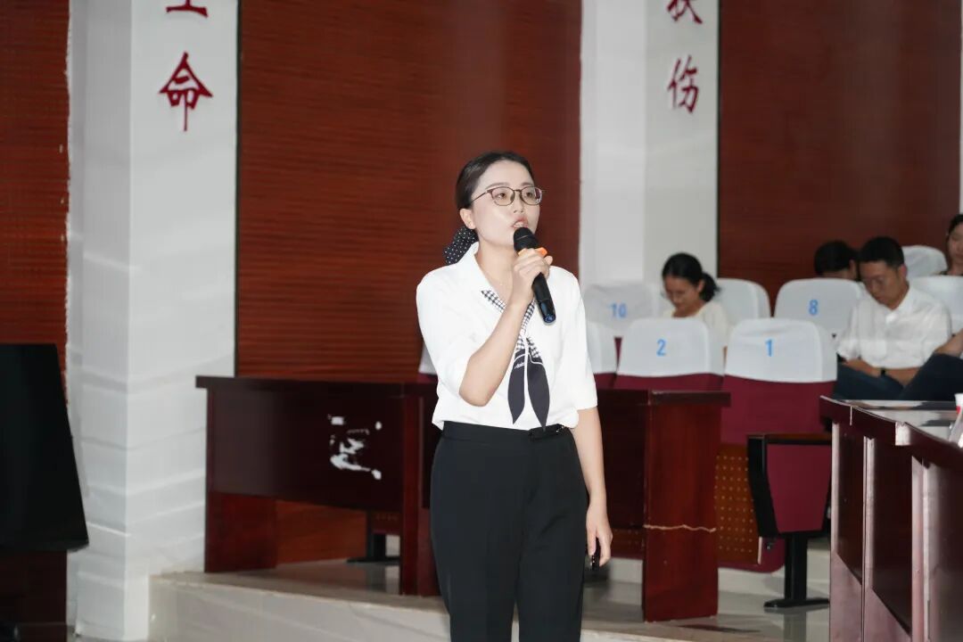 【大力弘扬教育家精神 共筑尊师重教风尚】我院成功举办2026年教学工作先进表彰大会!