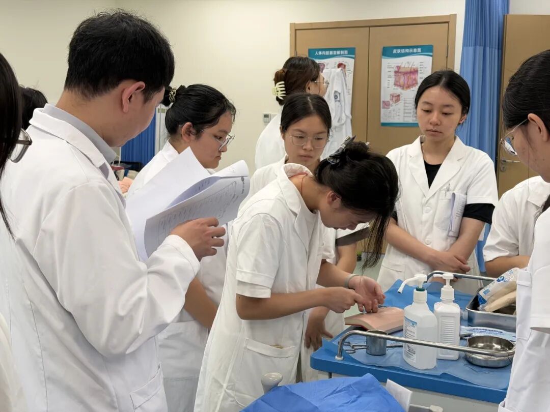 师恩如光，照亮未来｜前海人寿广州总医院2026年教师节庆祝暨表彰活动圆满举行