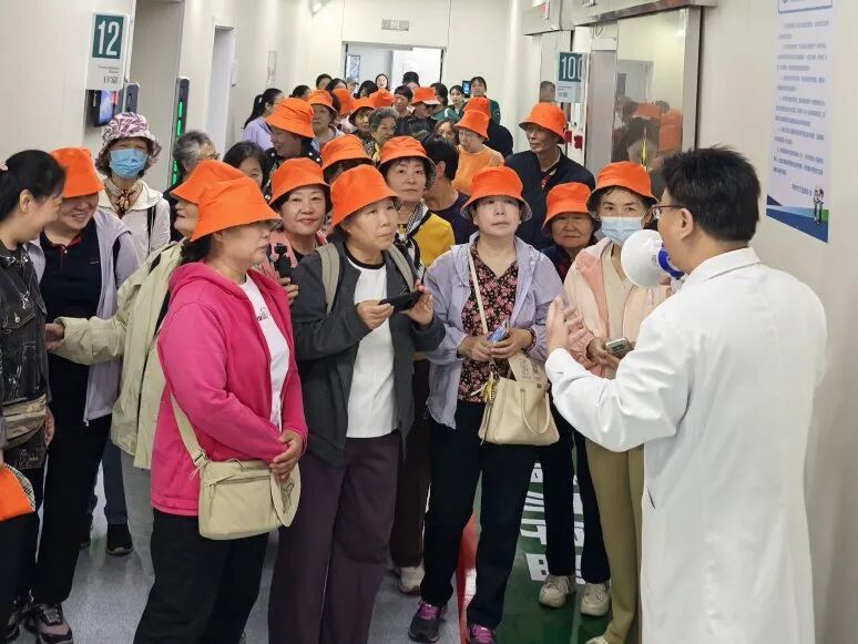 “医”路有您 共享金秋：我院举办离退休职工秋季联谊活动