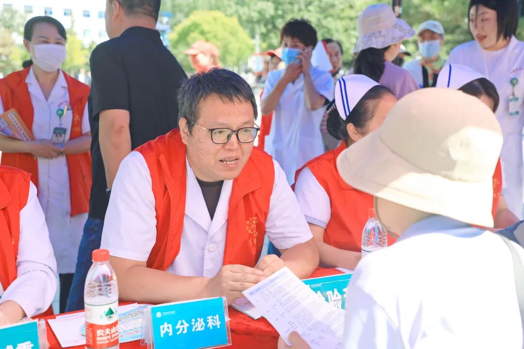 全国科普月|科技赋能健康 创新守护生命 强国复兴有我——本溪市中心医院积极参加2026年全国科普月活动