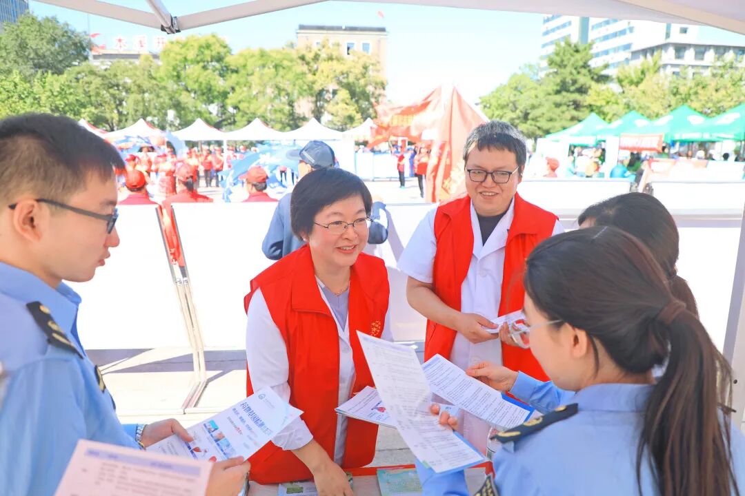 全国科普月|科技赋能健康 创新守护生命 强国复兴有我——本溪市中心医院积极参加2026年全国科普月活动