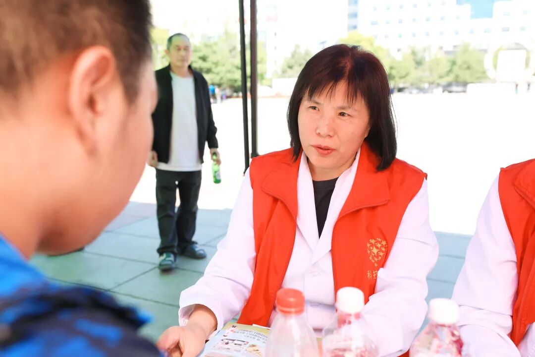 全国科普月|科技赋能健康 创新守护生命 强国复兴有我——本溪市中心医院积极参加2026年全国科普月活动
