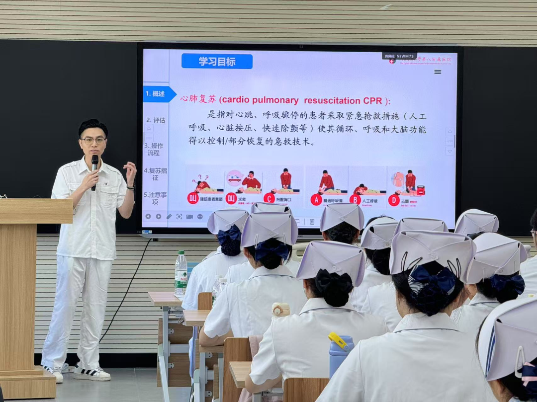 【教师节特辑②】如何点亮那盏温暖的灯?“优秀护理实践教师”用行动说出答案