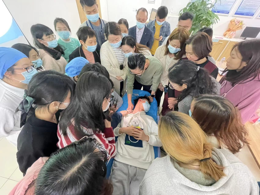【教师节特辑②】如何点亮那盏温暖的灯?“优秀护理实践教师”用行动说出答案