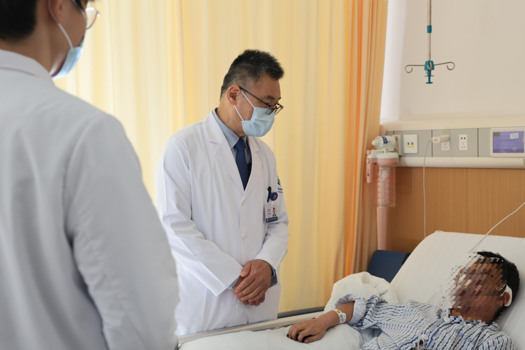“你这双手,是用来救死扶伤的……”