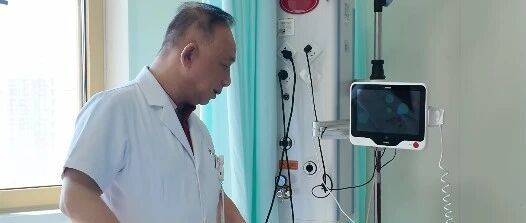 24岁小伙健身一年狂减100斤！练完卧推突发脑梗