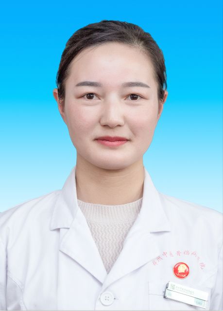 喜报|以赛促学、技展芳华!李行春、白东琴、司坤鹏在市级中医药技能大赛再创佳绩!