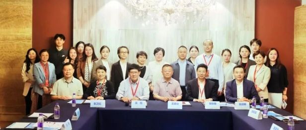 【学术动态】淮安市一院汪为民主任受邀参加中华医学会老年医学大会并作专题分享