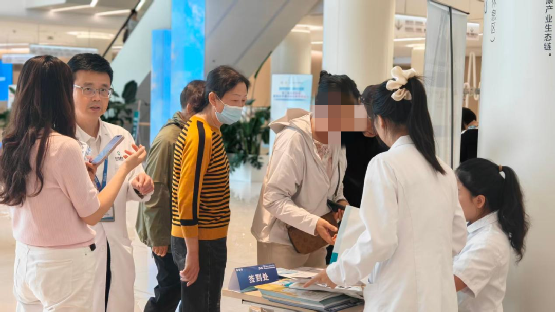 我院成功举办2026年世界药师日安全用药系列活动 ——“药”您健康，药师在您身边