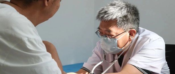 名医常驻赋能 精研诊疗提质——阜外医院郑宏教授到荆门市中心医院开展系列诊疗教学工作