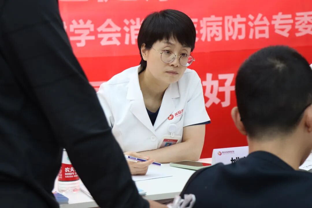 科学认识乙肝、消除偏见、做好防治筛查,西安高新医院成功举办第26届全国乙肝宣传日大型义诊活动