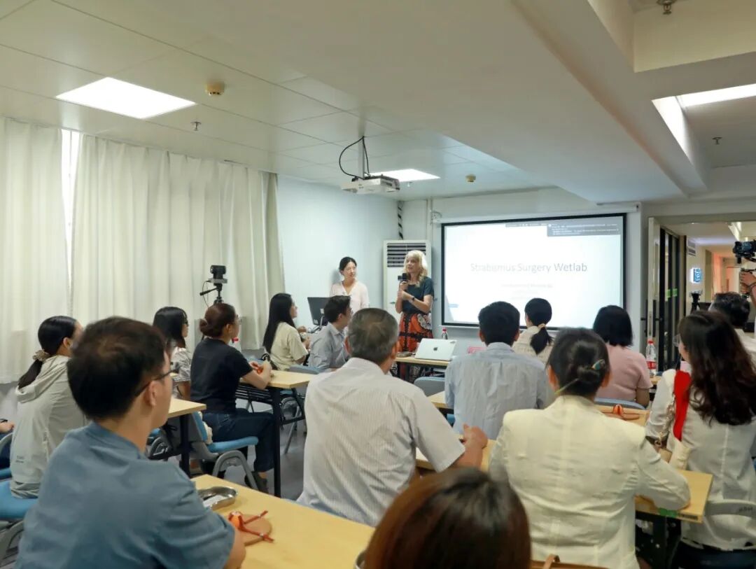 美国杜克大学小儿眼科专家到访我院开展深度学术交流
