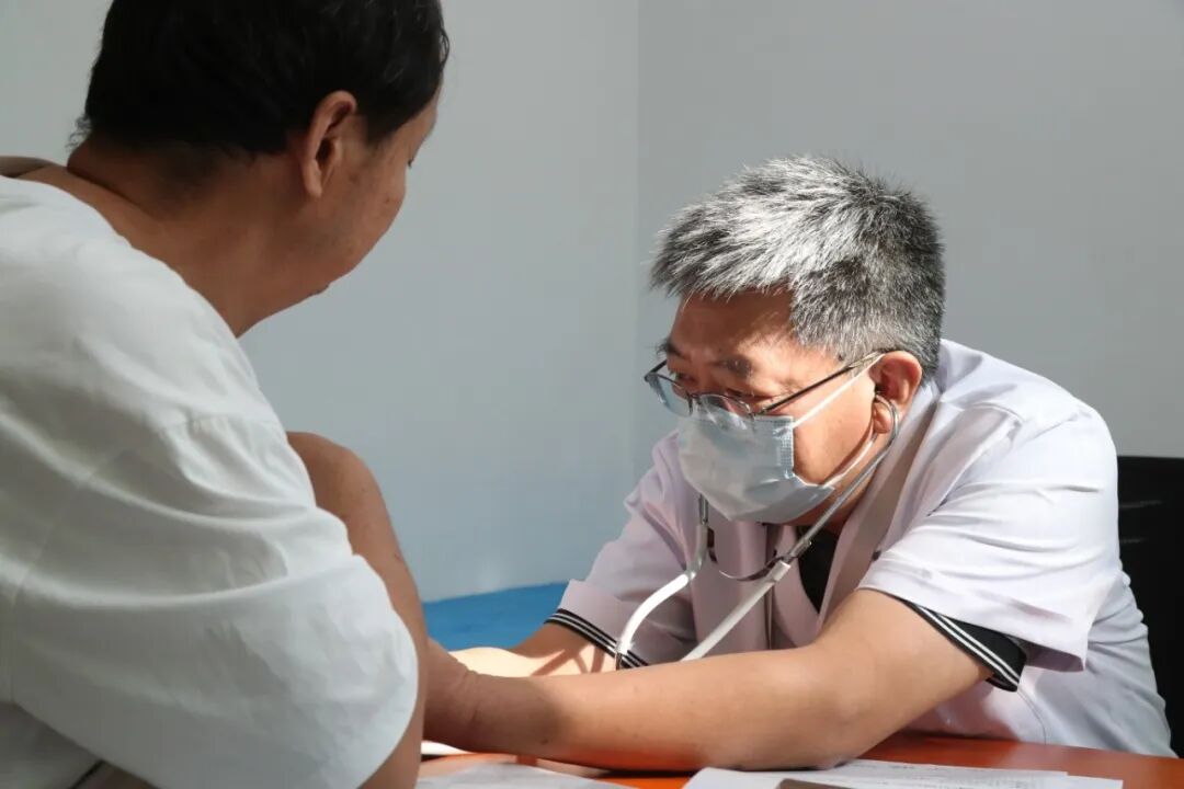 名医常驻赋能 精研诊疗提质——阜外医院郑宏教授到荆门市中心医院开展系列诊疗教学工作