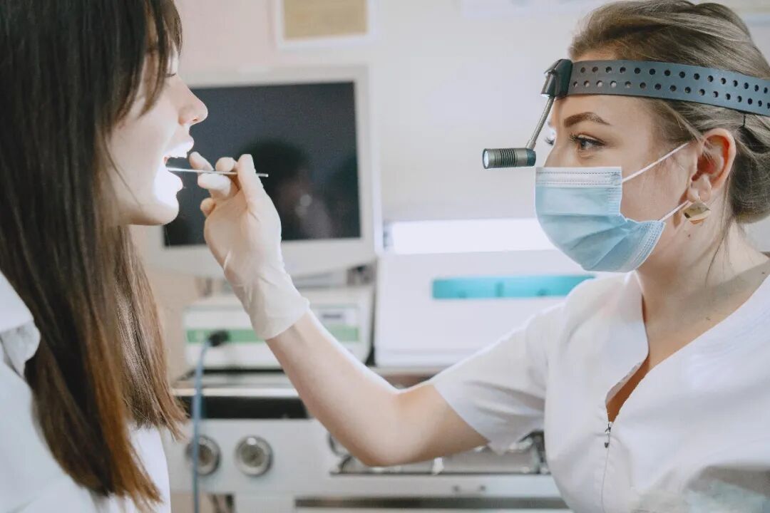 智齿不疼就没事？等到疼可能已经晚了WHY IS WISDOM TOOTH EXTRACTION OFTEN BETTER DONE EARLIER