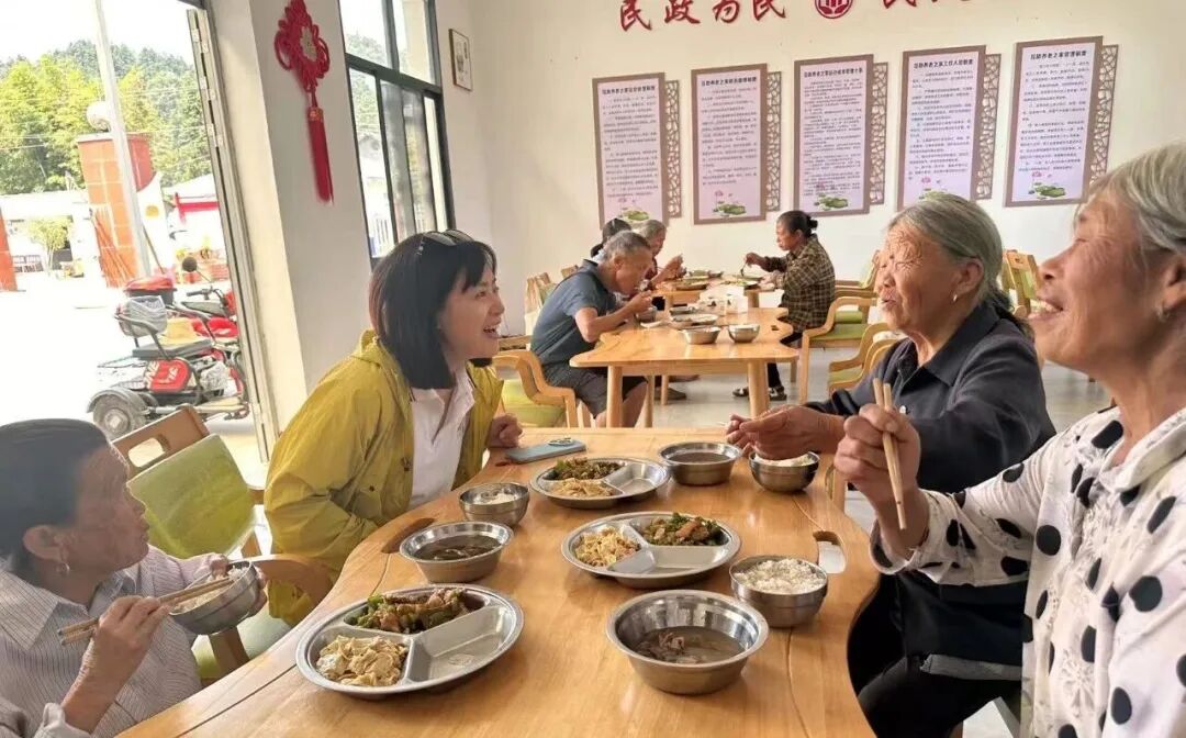 一脉阳光走进遂川溪口村“一老一小”幸福院:以务实公益守护“朝夕美好”