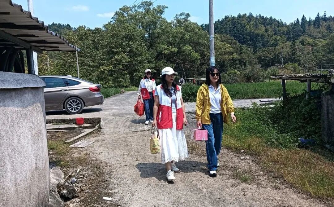 一脉阳光走进遂川溪口村“一老一小”幸福院:以务实公益守护“朝夕美好”