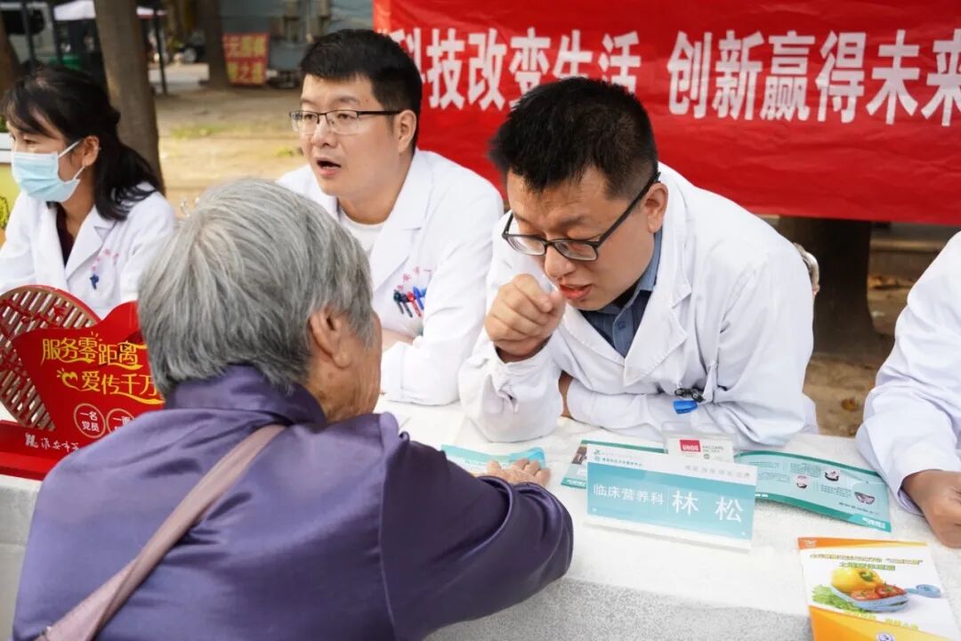 undefined 科普惠民零距离,健康守护暖人心——淮安市第一人民医院开展全国科普月多学科联合义诊活动