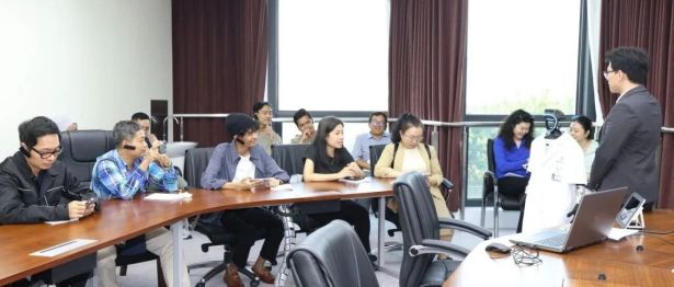 东盟媒体研修班记者团到广西医科大一附院参观交流