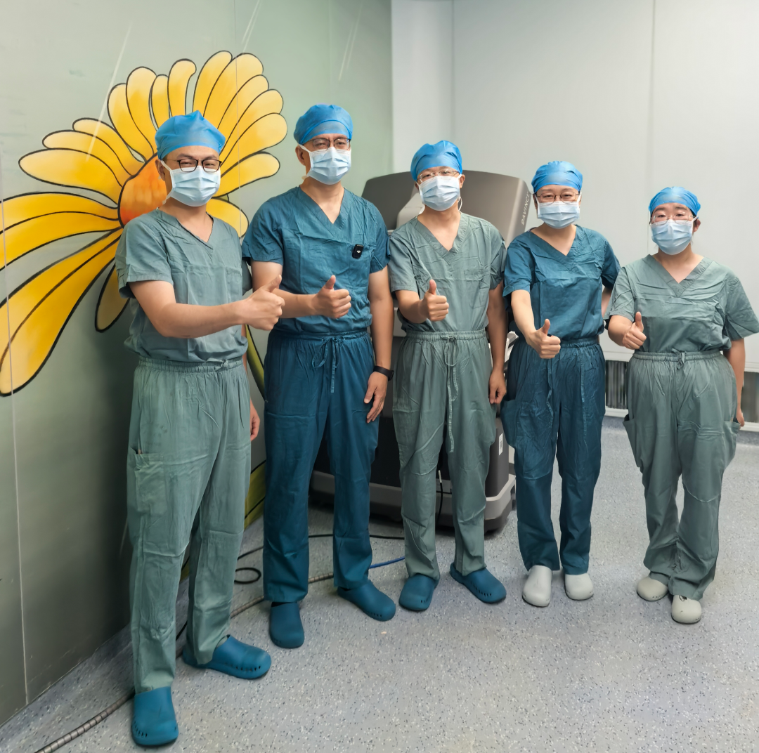 “颈”益求精：我院甲状腺外科完成第100例机器人甲状腺手术