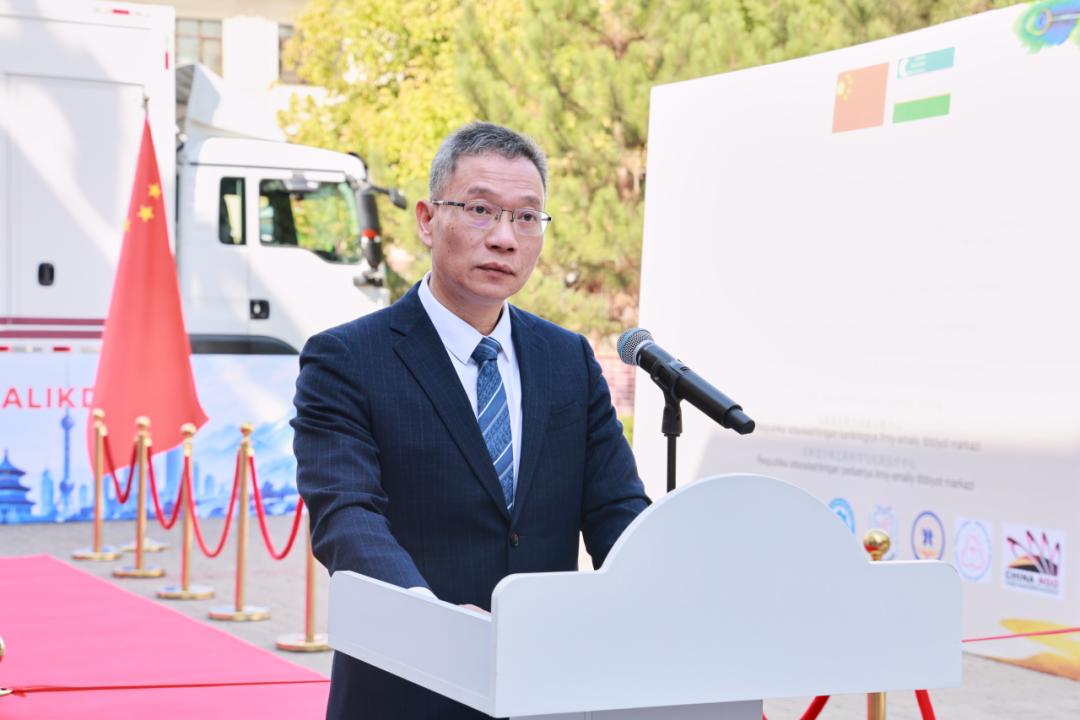 华厦眼科联合中国华侨公益基金会，再赴乌兹别克斯坦开展“侨爱心·光明行”