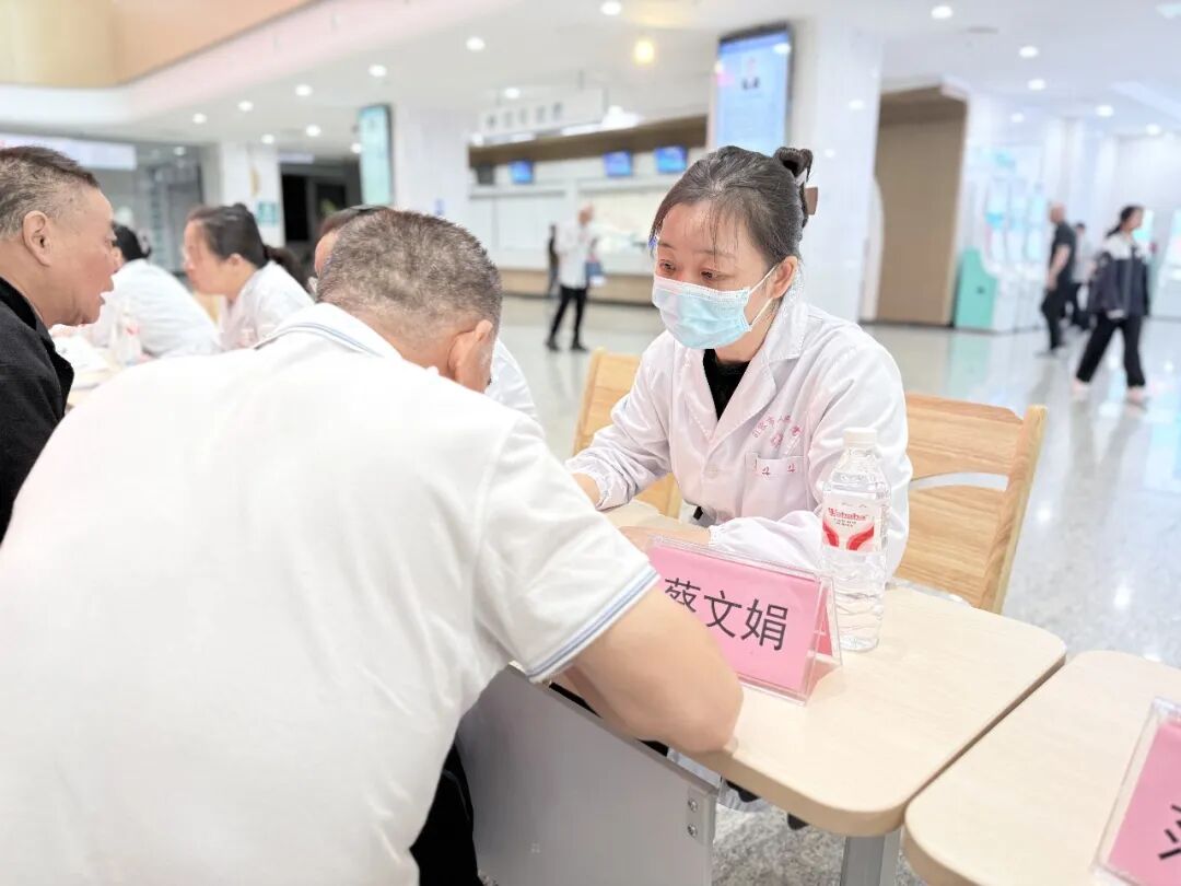 九秩薪火传基层：省市专家句容开展惠民义诊