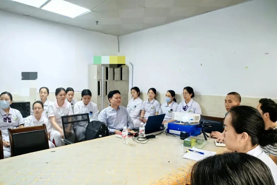 从积水潭医院的求学者,到骨科运动医学的领军人:他用一本专著书写“传承”