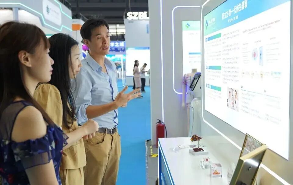 AI替你跑腿，“会呼吸”的人工骨？港大深圳医院“炸场”2026深圳医械展