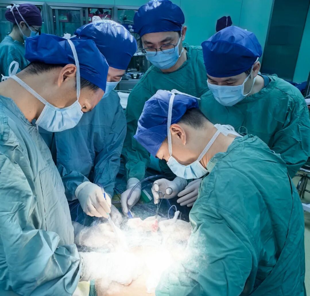 学科共建｜徐州仁慈医院方杰主任团队联合刘宾教授完成多例产后腹壁整形手术