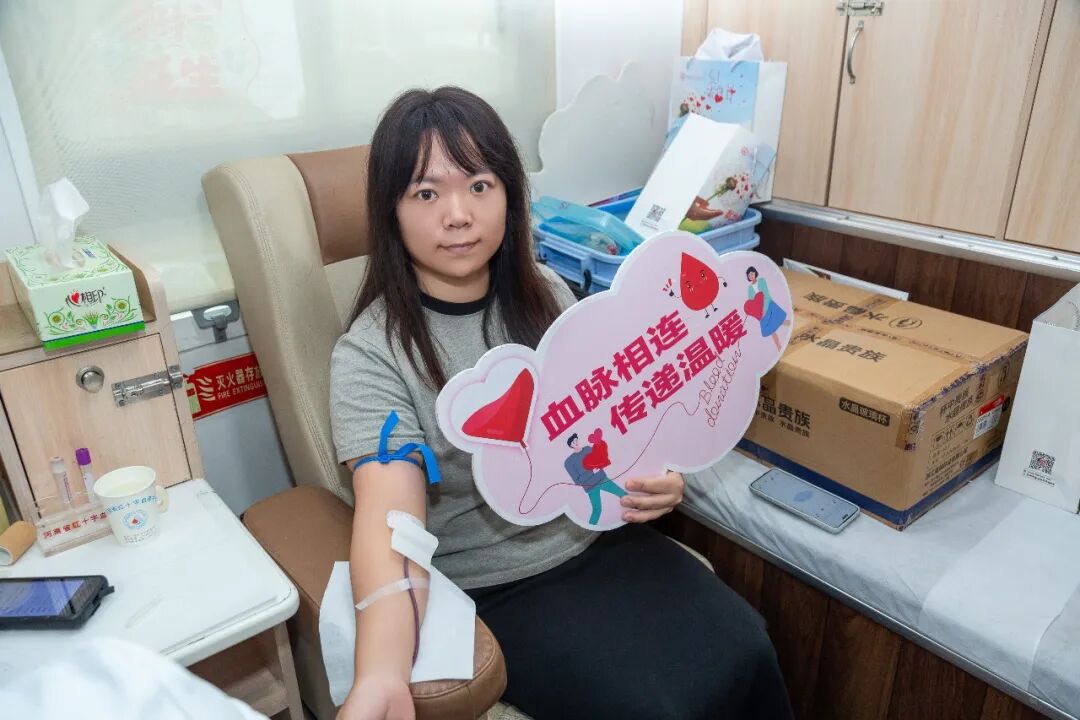 热血接力,为生命加油!我院联合河南省红十字血液中心开展医护人员无偿献血活动