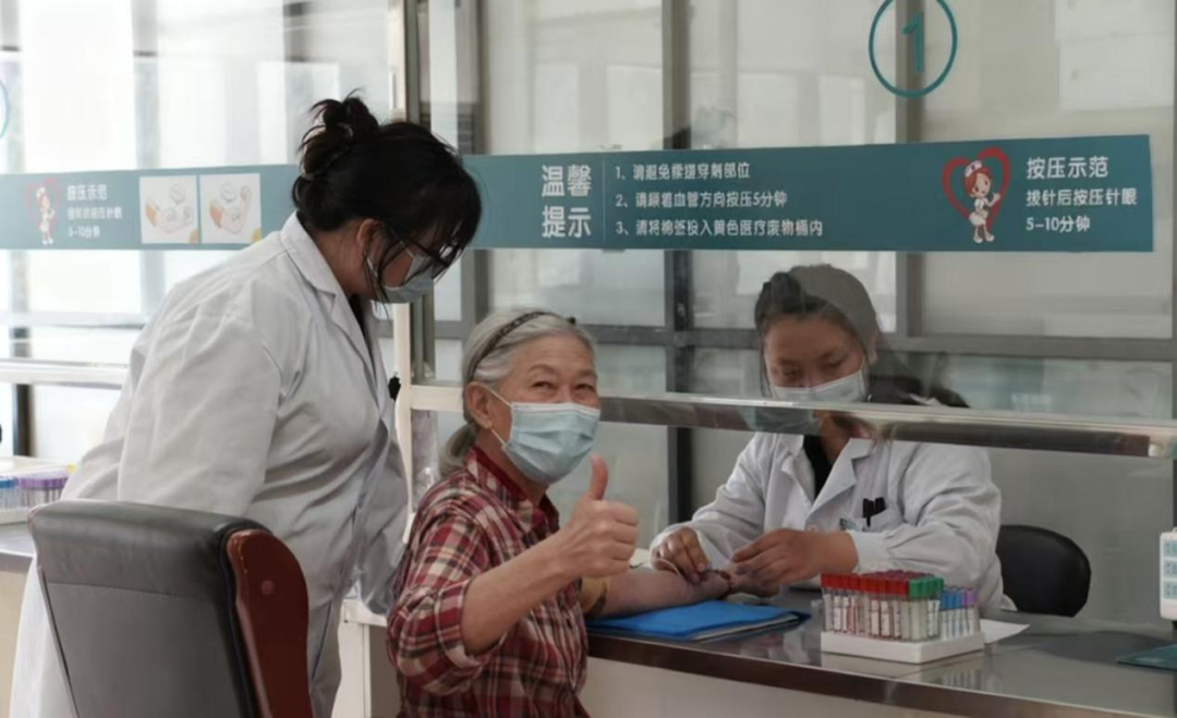 飞针采血|针尖上的0.05秒,是技术,更是温柔