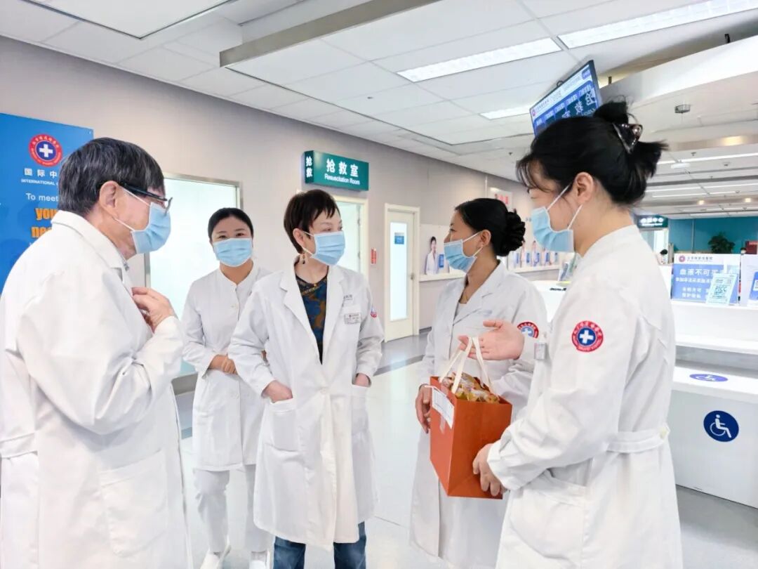 北京陆道培医院开展安全巡查及慰问：节前巡查筑防线，双节慰问暖人心
