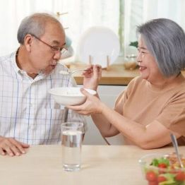 守护“食”路平安：吞咽障碍患者居家安全康复指南