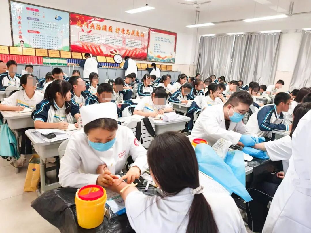 【暖心入校园 健康护成长】健康管理中心上门体检,护航学子新学期