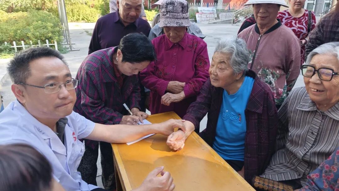 晋疆同心践初心 实干担当护健康｜我院援疆专家宋全明参加兵团十二师联合主题党日活动