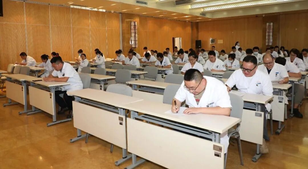 包头市肿瘤医院开展“三基三严”培训考核及规范病历书写培训