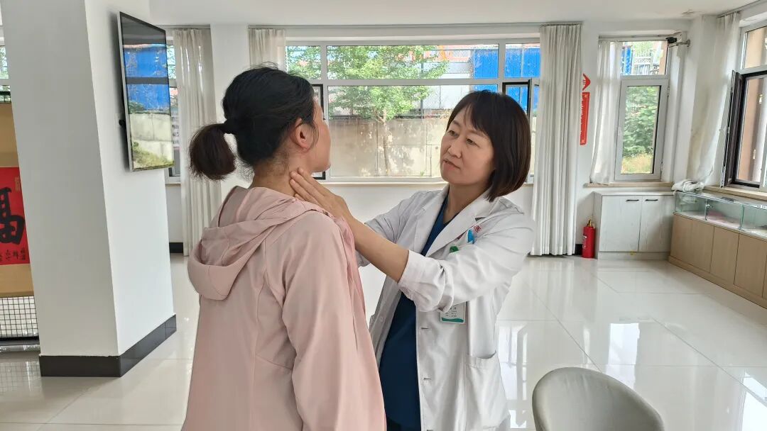 全民健康生活方式月|关爱骨骼健康 安享幸福生活——本溪市中心医院走进程家社区开展健康讲座