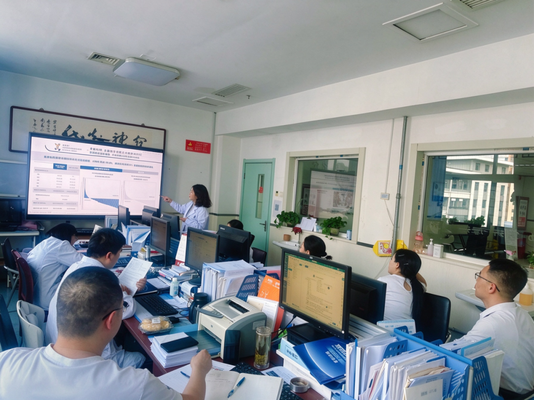 【学术交流】大咖传经送宝，精进肿瘤诊疗——山西肿瘤医院贾林梓教授莅临我院肿瘤科授课指导