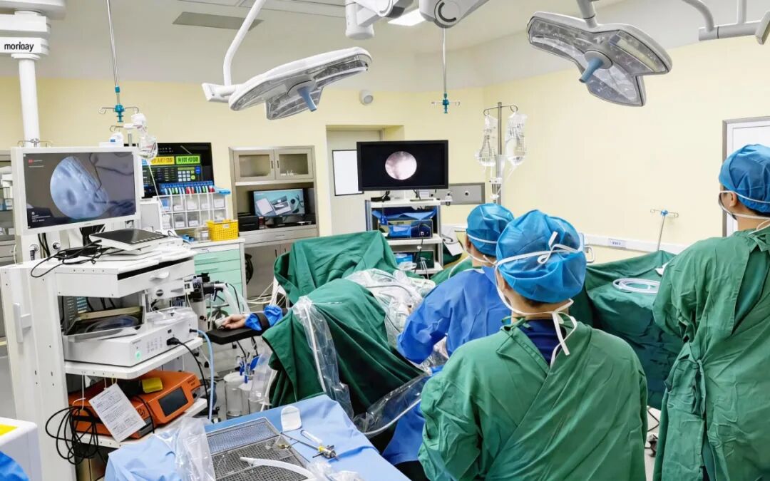 从人才引进到技术强院,让全国看见「广西刀锋」——这群外科医生,把微创做成了艺术