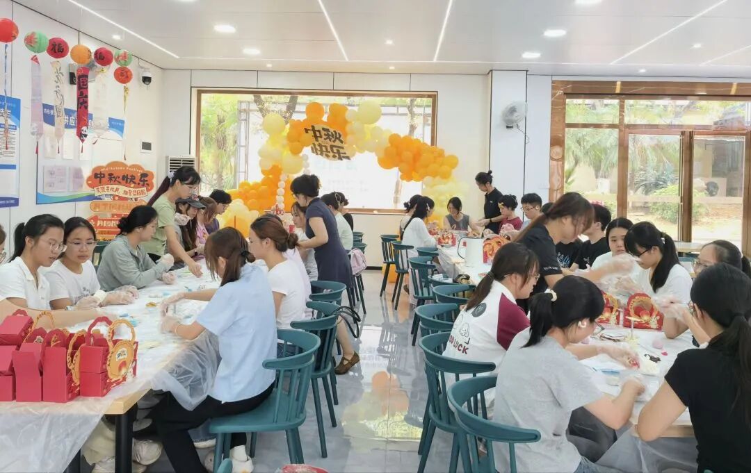 【我们的节日·中秋节】我院开展中秋月饼DIY主题活动