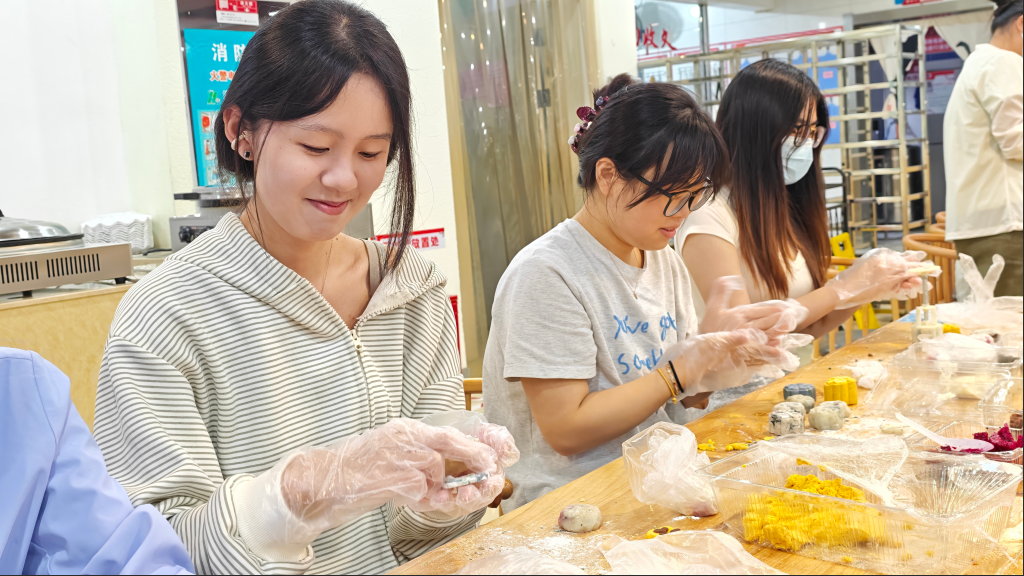月圆中秋 情暖学子 | 淮安市一院南京医科大学康达学院第三届检验驻点班师生共庆佳节