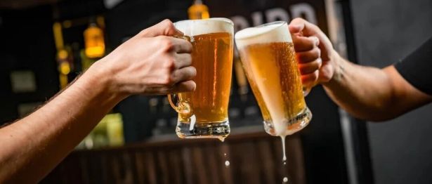 不止头孢！这些常见药碰上酒，也有致命风险