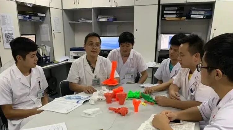 三十载磨一剑，毫米之间见匠心！桂医大一附院骨科贝朝涌获认定“桂林工匠”